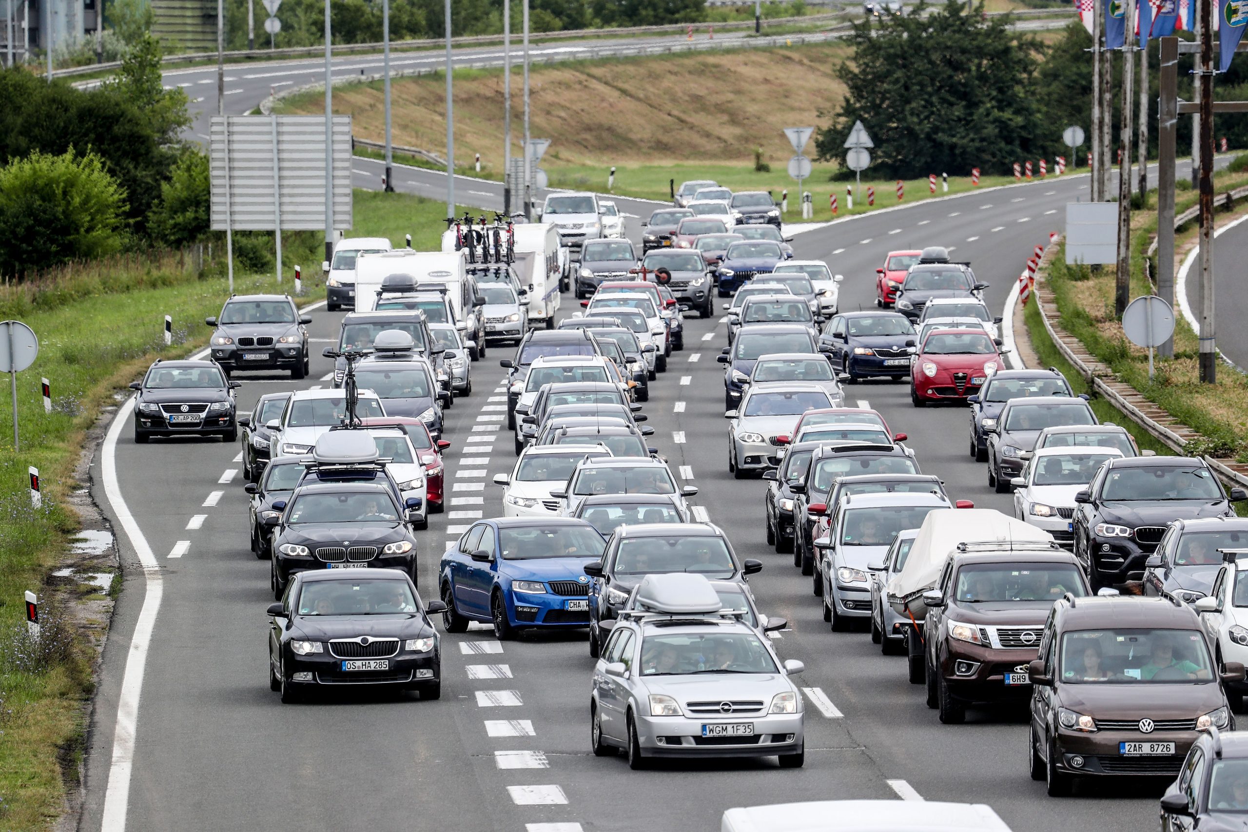13.07.2019., Zagreb - Kolona automobila na naplatnim kucicama u Luckom u smjeru mora.
Photo: Slavko Midzor/PIXSELL