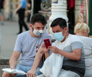 13.08.2020., Zagreb - Gradjani sa zastitnim maskama . Ilustracija za pandemiju Covid-19.  Photo: Emica Elvedji/PIXSELL