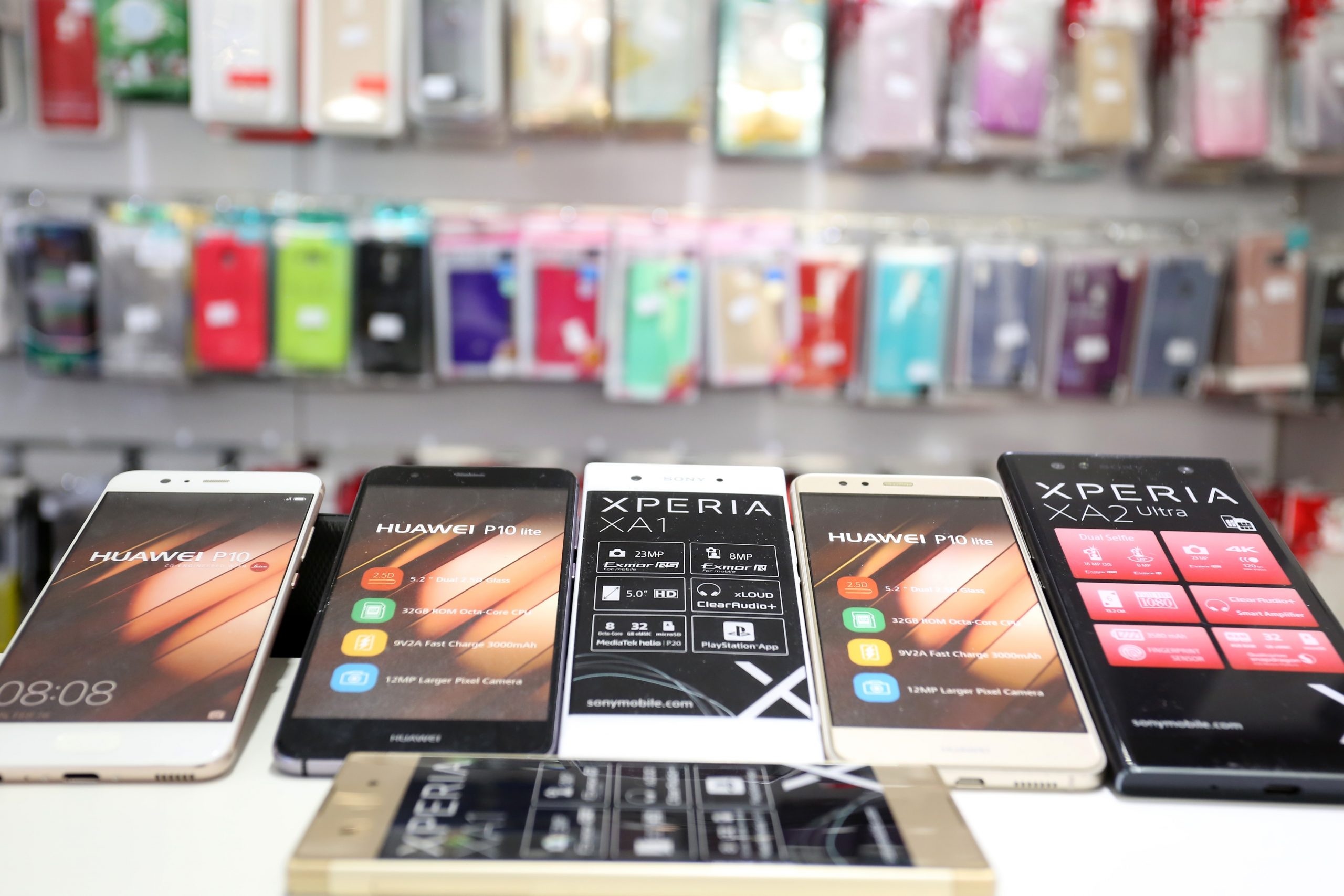 14.06.2018., Sibenik - Prodaja mobilnih telefona.
Photo: Dusko Jaramaz/PIXSELL