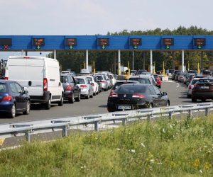 18.08.2018., Zagreb - Prometne guzve na izlasku s autoceste na naplatnoj postaji Demerje u smjeru Zagreba. 
Photo: Borna Filic/PIXSELL