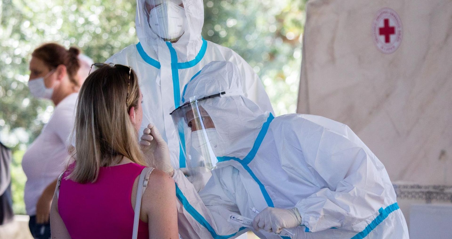 21.08.2020., Rijeka -  Veliki broj turista testira se na koronavirus ispred zavoda za javno zdravstvo u Rijeci.  Nel Pavletic/PIXSELL