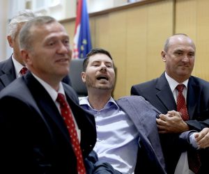 24.10.2019., Zagreb -  Ivan Pernar je ponovno ispovocirao izbacivanje iz sabornice. Photo: Patrik Macek/PIXSELL