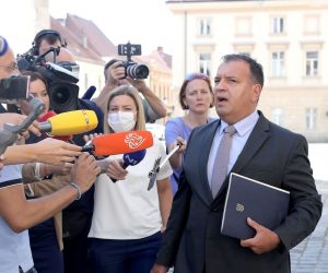 26.08.2020., Zagreb - Ministri dolaze u Banske dvore na sjednicu Uzeg kabineta Vlade.
Photo: Patrik Macek/PIXSELL
