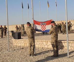 Sputanjem hrvatske zastave obiljeen je zavretak sudjelovanja 12. hrvatskog kontingenta u NATO misiji Resolute Support u Afganistanu | Foto: HV/ 12. HRVCON