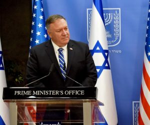 epa08621766 US Secretary of State Mike Pompeo (L) and Israeli Prime Minister Benjamin Netanyahu (R) give joint statements to the press after meeting in Jerusalem, Israel, 24 August 2020.  EPA/DEBBIE HILL / POOL