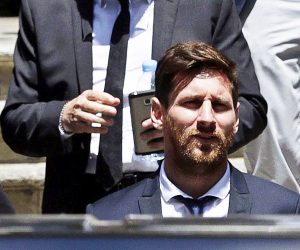 epa08640801 (FILE) - FC Barcelona's Argentinian striker Lionel Messi (front) and his father Jorge Horacio Messi (back) leave the court after their trial in Barcelona, Spain, 02 June 2016 (re-issued on 02 September 2020). Lionel Messi's father and representative Jorge Messi arrived in Barcelona to meet FC Barcelona's president Josep Maria Bartomeu to talk about the future of his son after Messi's decision to leave the Spanish La Liga soccer club.  EPA/ALBERTO ESTEVEZ *** Local Caption *** 52798089