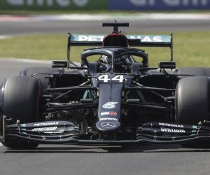 epa08648217 British Formula One driver Lewis Hamilton of Mercedes-AMG Petronas in action during the third practice session of the Formula One Grand Prix of Italy at the Monza race track, Monza, Italy 05 September 2020. The 2020 Formula One Grand Prix of Italy will take place on 06 September 2020.  EPA/Luca Bruno / Pool