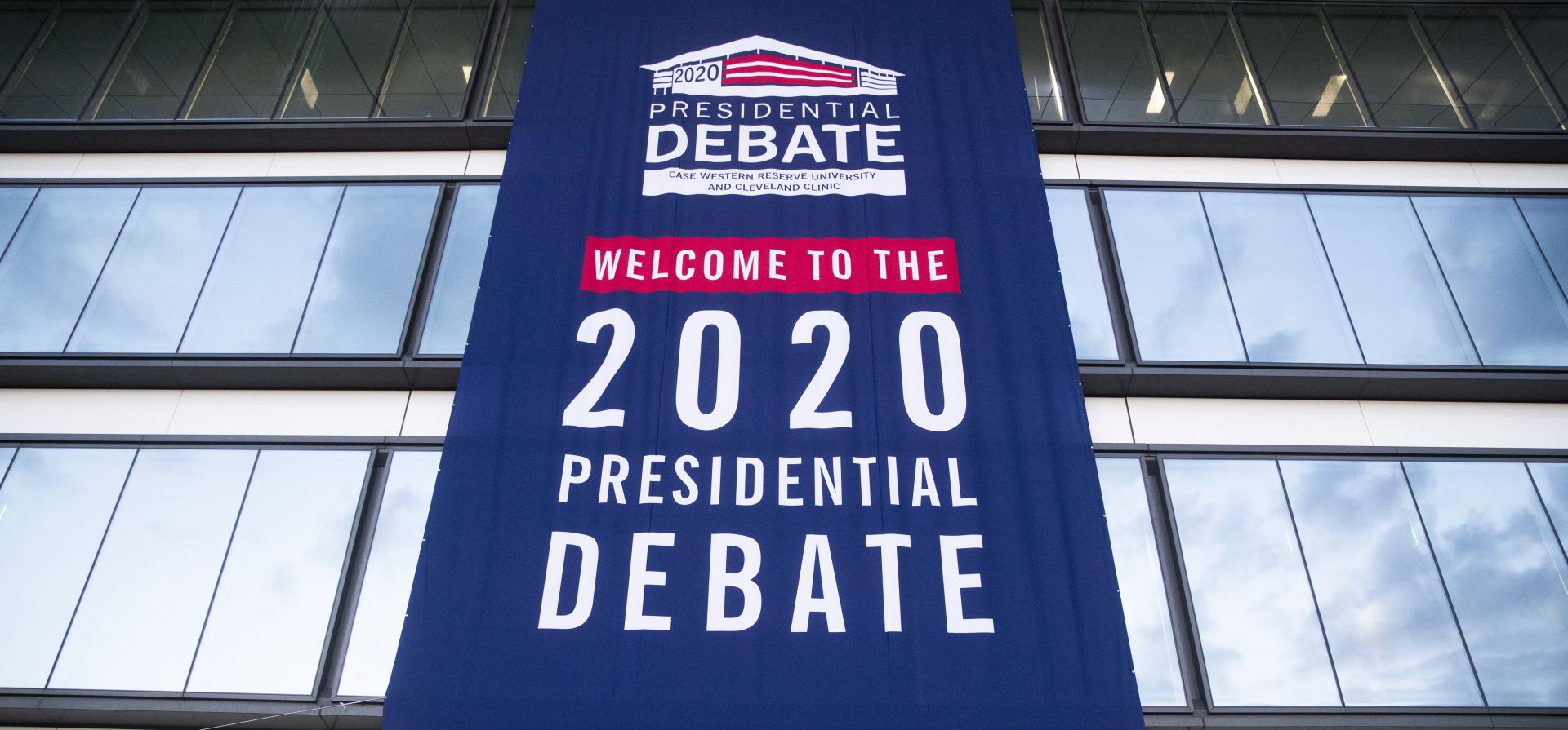epa08703761 Signage hangs at the site of the first 2020 presidential election debate, at Samson Pavilion on the main campus of the Cleveland Clinic in Cleveland, Ohio, USA, 28 September 2020. The first presidential debate between US President Donald J. Trump and Democratic presidential candidate Joe Biden takes place 29 September and is co-hosted by Case Western Reserve University and the Cleveland Clinic.  EPA/MICHAEL REYNOLDS