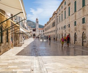 07.09.2020., Stara gradska jezgra, Dubrovnik - Rujan u gradu, osjetno manji broj turista u gradu.
Photo: Grgo Jelavic/PIXSELL