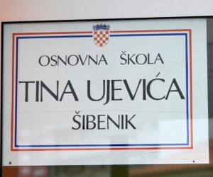 19.12.2014., Sibenik - Osnovne skole u gradu Sibeniku. Osnovna skola Tina Ujevica.
Photo: Dusko Jaramaz/PIXSELL