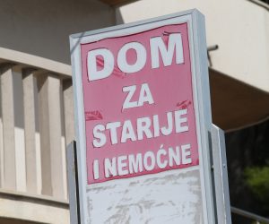 28.09.2020., Dugi Rat - Dom za starije i nemocne "Toleranca".
Photo:Ivo Cagalj/PIXSELL