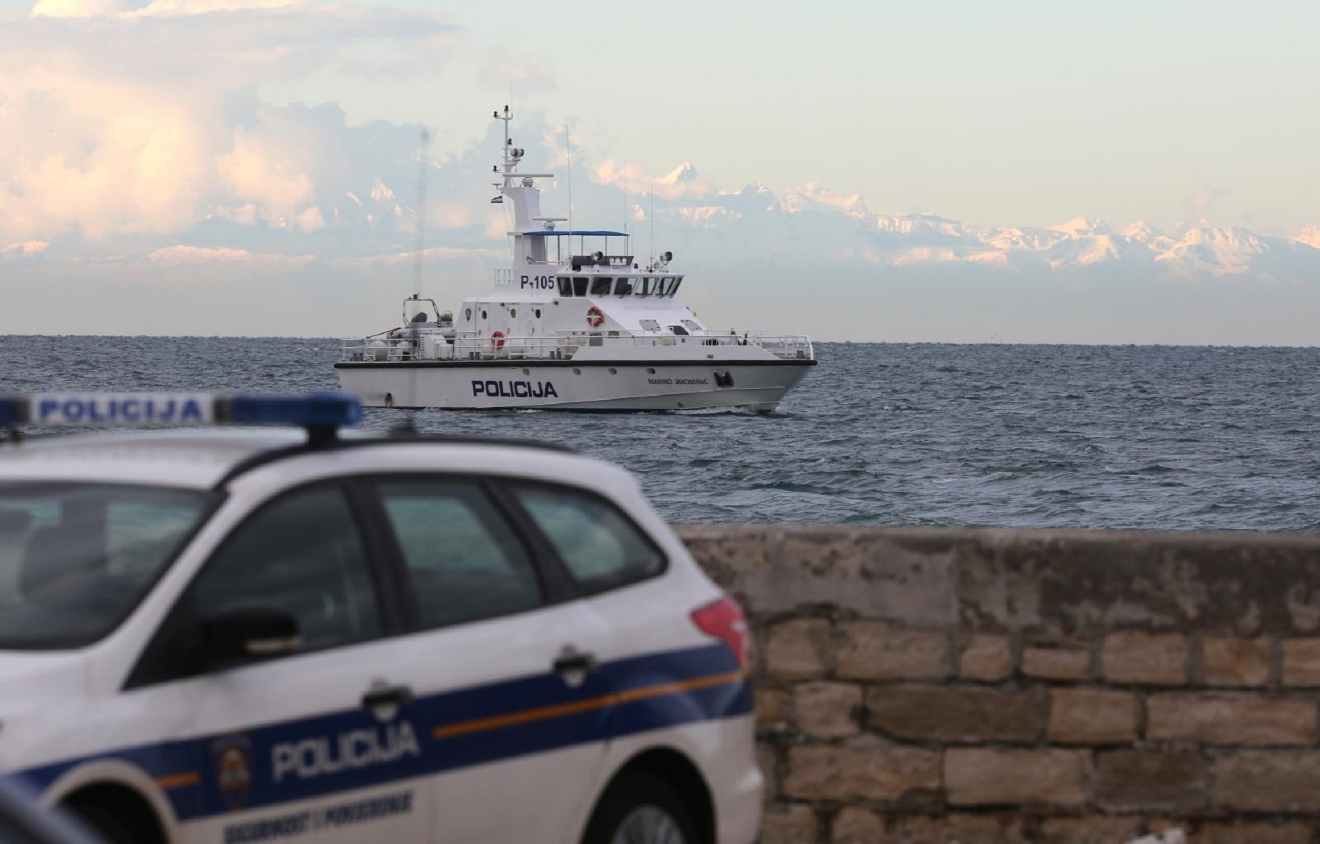 29.12.2017., Savudrija - Ribari i policija na moru uz granicu sa Slovenijom. 
Photo: Goran Kovacic/PIXSELL