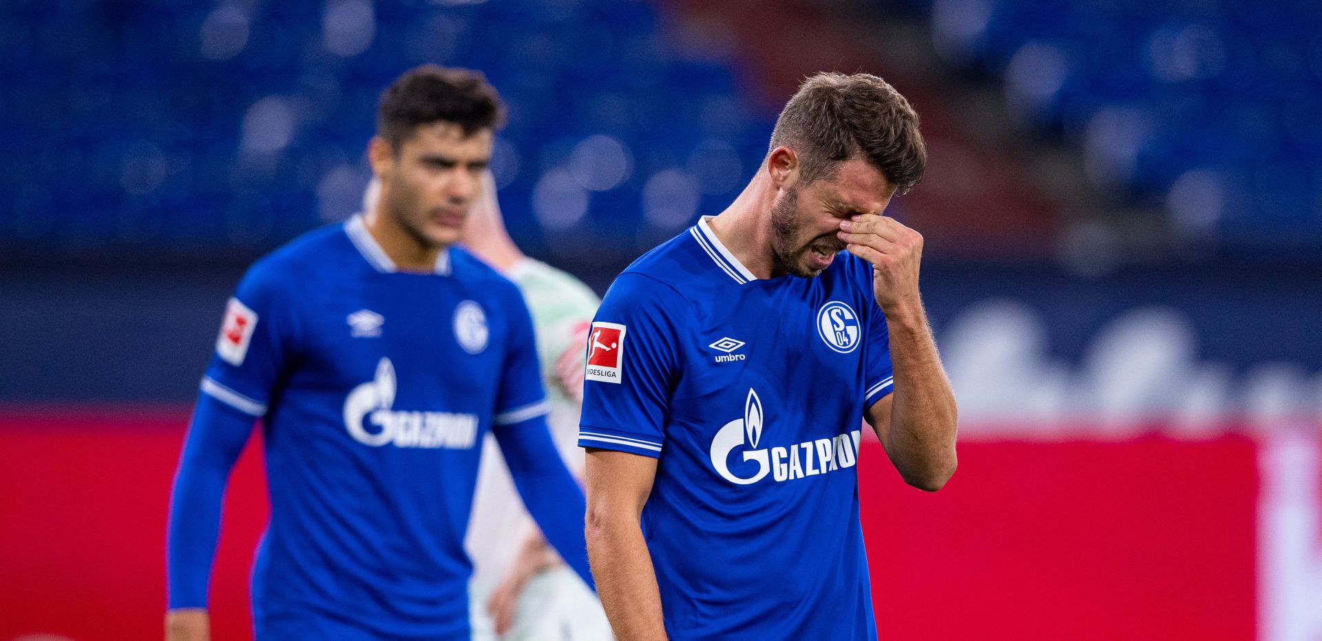 26 September 2020, North Rhine-Westphalia, Gelsenkirchen: Schalke's Mark Uth reacts in frustration during the German Bundesliga soccer match between FC Schalke 04 and Werder Bremen at the Veltins Arena. Photo: Guido Kirchner/dpa - IMPORTANT NOTICE: DFL and DFB regulations prohibit any use of photographs as image sequences and/or quasi-video.