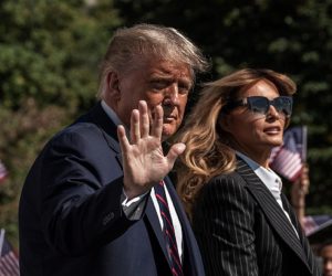 epa08714424 (FILE) - US President Donald J. Trump (L) and First Lady Melania Trump (R) wave to supporters as they walk across the South Lawn to Marine One at the White House in Washington, DC, USA, 29 September 2020 (reissued 02 October 2020). According to media reports, US President Donald Trump and First Lady Melania Trump have positive for the SARS-CoV-2 coronavirus. US Presidential Councelor Hope Hicks has also tested positive for the virus.  EPA/KEN CEDENO / POOL