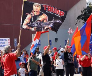 epa08721329 Supporters of US President Donald J. Trump show their support in Glendale, California, USA, 04 October 2020. Trump continues to recover at the Walter Reed Medical Center hospital from his COVID-19 infection.  EPA/EUGENE GARCIA