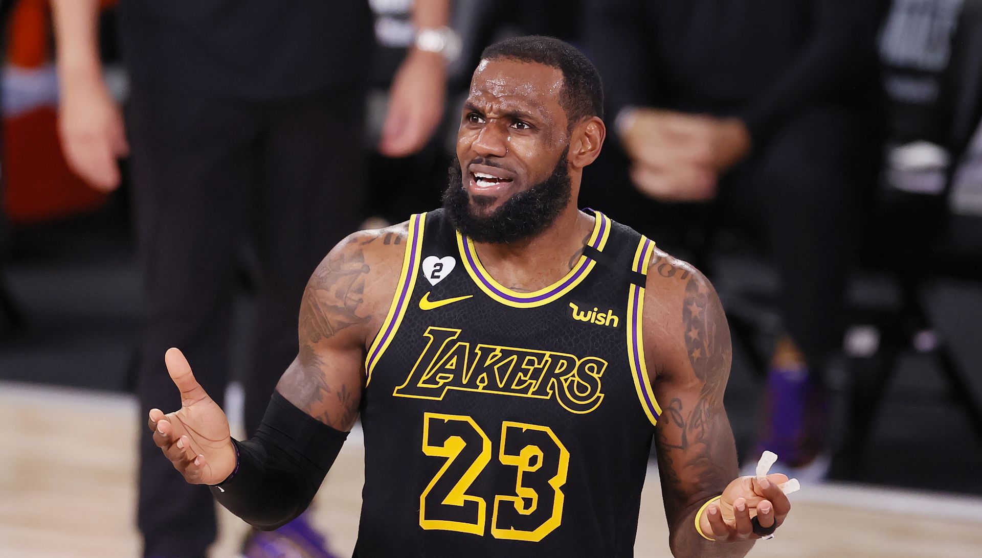 epa08733363 Los Angeles Lakers forward LeBron James reacts after being called for an offensive foul in the fourth quarter of their NBA Finals basketball game five at the ESPN Wide World of Sports Complex in Kissimmee, Florida, USA, 09 October 2020.  EPA/ERIK S. LESSER SHUTTERSTOCK OUT