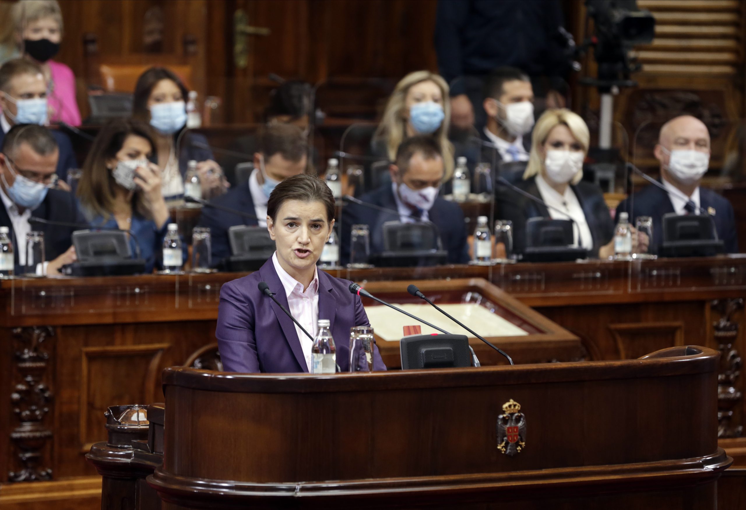 epa08779966 Prime Minister-designate Ana Brnabic delivers her plan for a new government to members of parliament in Belgrade, Serbia, 28 October 2020. After the parliamentary elections on 21 June 2020, the ruling Serbian Progressive Party (SNS) won the political mandate taking 180 out of the 250 seats in the parliament.  EPA/Andrej Cukic