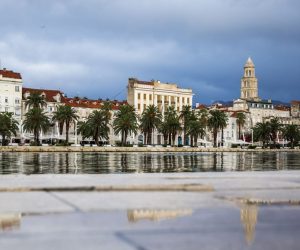 07.10.2020., Split - Nakon cjelodnevne kise i jesenskog vremena krajem dana pokazalo se i sunce kao uvod u nekoliko stabilnih dana.
Photo: Miroslav Lelas/PIXSELL