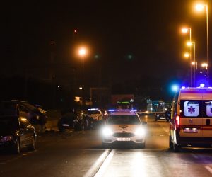 23.08.2018., Zagreb - Dvije osobe poginule su, a troje je ozlijedjeno u teskoj prometnoj nesreci do koje je doslo oko 21.10 u Ilici kod kucnog broja 424, izmedju Kustosije i Vrapca. Sudjelovala su cetiri vozila, od kojih je jedno planulo. Promet je na tom dijelu Ilice u potpunosti obustavljen u oba smjera. 
Photo: Davor Visnjic/PIXSELL