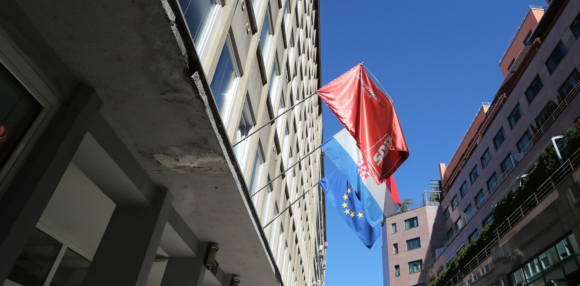 30.09.2020., Zagreb - Zgrada na Iblerovom trgu u kojoj je srediste SDP-a.   Photo: Zeljko Lukunic/PIXSELL