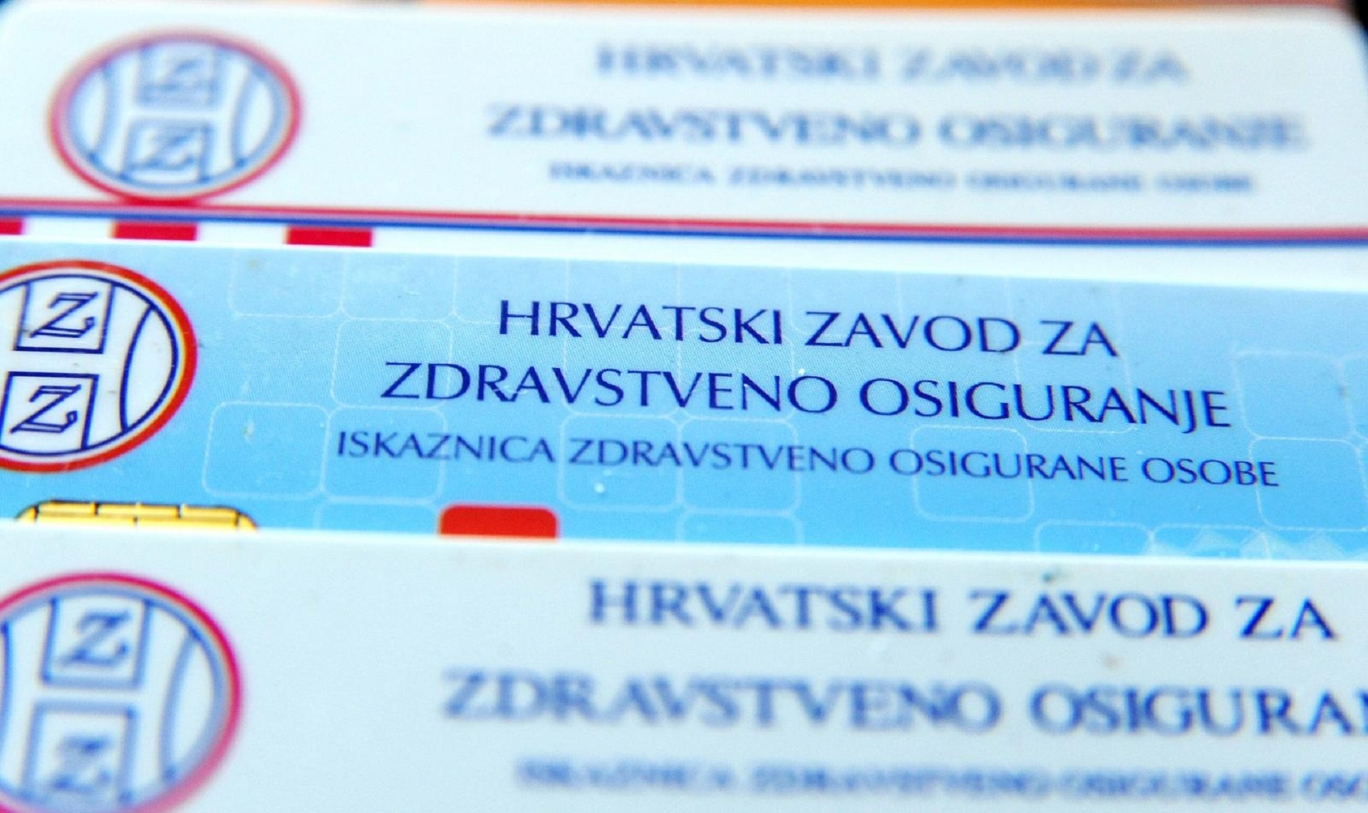 31.03.2015., Sibenik - Zdravstvena iskaznica i kartica dopunskog osiguranja. 
Photo: Dusko Jaramaz/PIXSELL