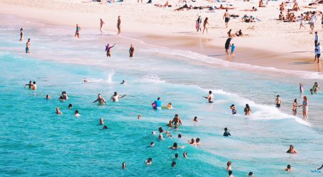 Australci proslavili Praznik rada masovnim odlaskom na plaže