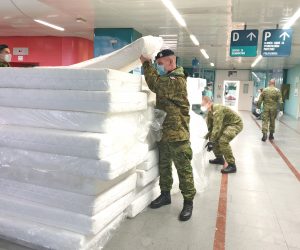 Zapovjedništvo za potporu pružilo potporu KB Dubrava postavljanjem dodatnih 30 kreveta s pripadajućom posteljinom i 60 deka | Foto: ZzP