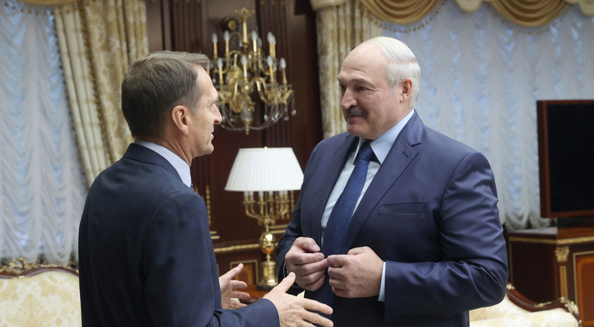 epa08764923 Belarusian President Alexander Lukashenko (R), talks to Sergei Naryshkin (L), head of the Russian Foreign Intelligence Service, during their meeting in Minsk, Belarus, 22 October 2020.  EPA/NIKOLAI PETROV / POOL MANDATORY CREDIT