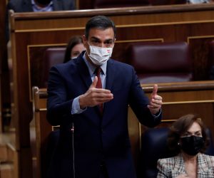 epa08779787 Spanish Prime Minister Pedro Sanchez speaks during the question time at the Lower House in Madrid, Spain, 28 October 2020, a day ahead the central Government will take to Parliament the ectension of the state of alarm issued for regional GOvernments to impose restrictions in order to stop the coronavirus spread.  EPA/Chema Moya