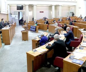 11.11.2020., Zagreb - Sabor je 4. sjednicu nastavio glasovanjem o raspravljenim tockama dnevnog reda. Ni drugi pokusaj glasovanja, ovaj put, rucnog, nije uspio i sazvana je stanka od sat vremena. Photo: Patrik Macek/PIXSELL