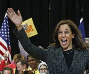epa08805423 (FILE) - US Senator Kamala Harris waves to the audience during a rally at Texas Southern University Recreational Center in Houston, Texas, USA, 23 March 2019 (reissued 07 November 2020). Kamala Harris could become the first woman of color to be US Vice President. Media report on 07 November 2020 that Democratic candidate Biden has won the Electoral College's majority following the 03 November presidential election.   *** Local Caption *** 55077013  EPA/LARRY W. SMITH *** Local Caption *** 55077013