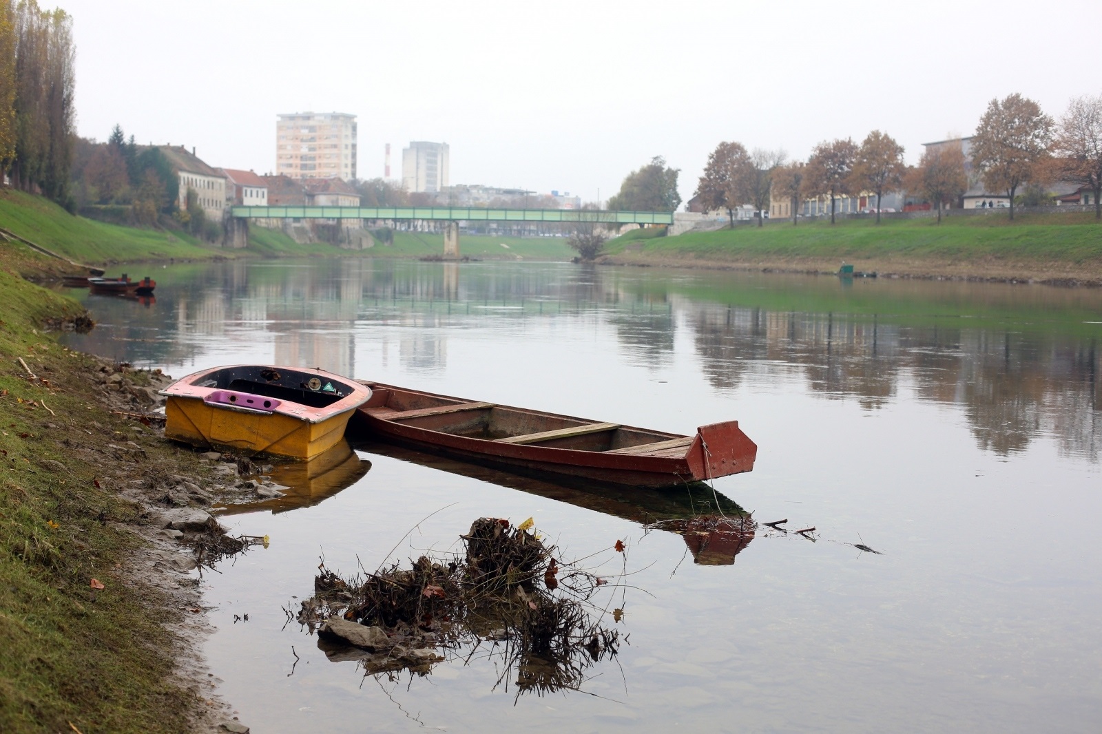 13.11.2020., Karlovac - Tmurno i oblacno prijepodne uz rijeku Kupu.
Photo: Kristina Stedul Fabac/PIXSELL