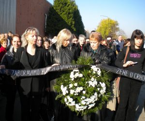 19.11.2009., Vukovar - Vukovar su jucer posjetile i clanice srbijanske udruge Zene u crnom koje su po prvi put u okviru sluzbenoga protokola polozile vijenac kod Borovo commerca. 
Photo: Branimir Bradaric/VLM/PIXSELL