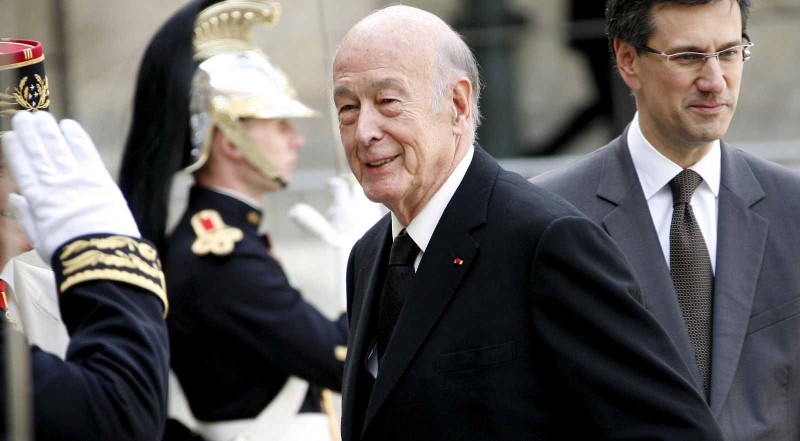 epa08858234 (FILE) Former French President Valery Giscard d'Estaing arrives at the official funeral ceremony of former French Minister Yvon Bourges at the Invalides in Paris, France, 23 April 2009  (reissued 02 December 2020). According to reports on 02 December 2020, Former French president Valery Giscard d'Estaing has died at the age of 94.  EPA/LUCAS DOLEGA