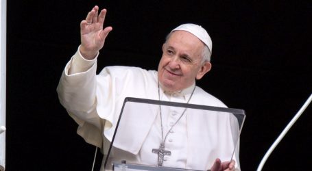 Papa Franjo pozvao čelnike da novac za oružje daju za borbu protiv covida-19