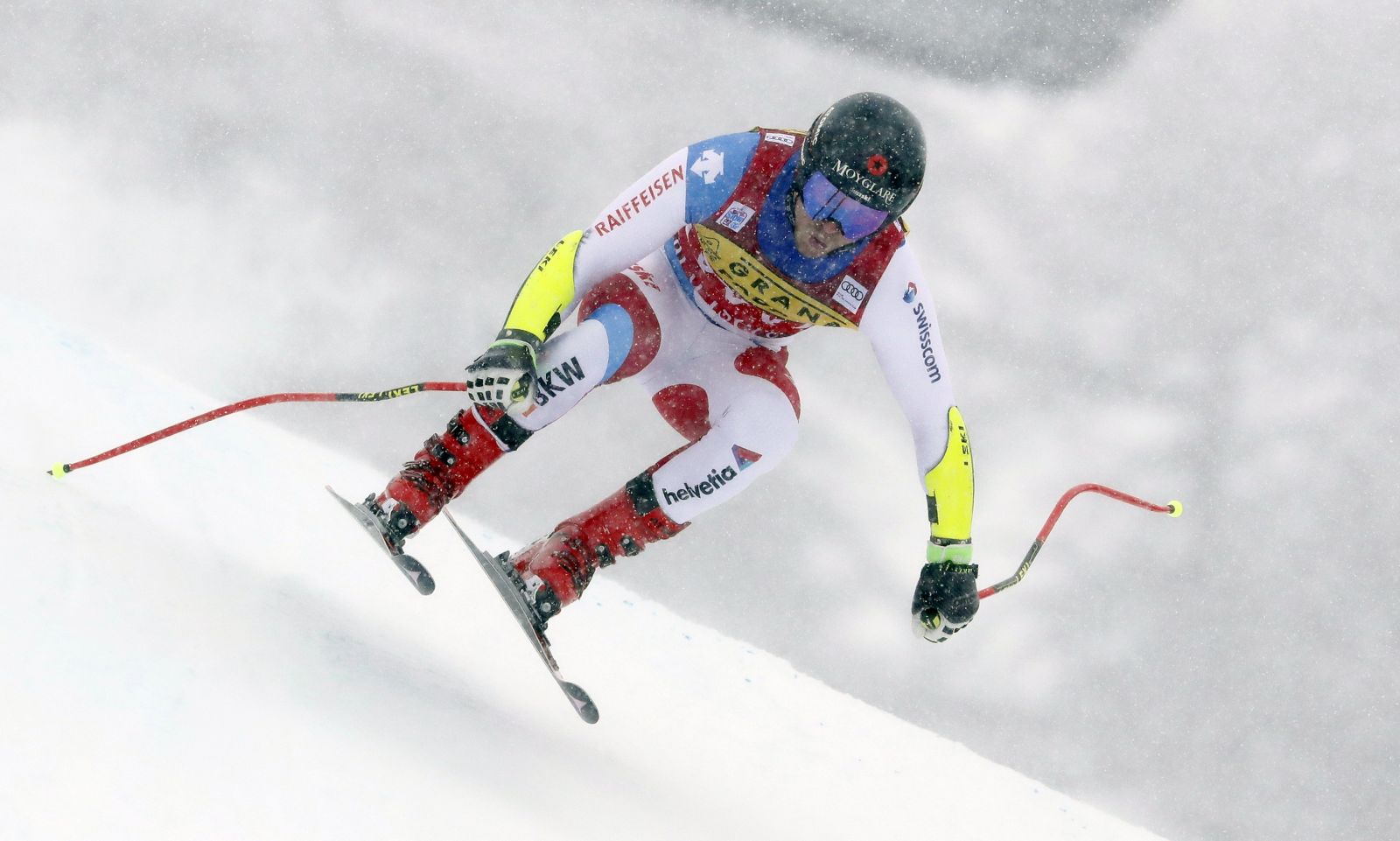 epa08878537 Mauro Caviezel of Switzerland in action during the Men's Super G race at the FIS Alpine Skiing World Cup in Val d'Isere, France, 12 December 2020.  EPA/GUILLAUME HORCAJUELO