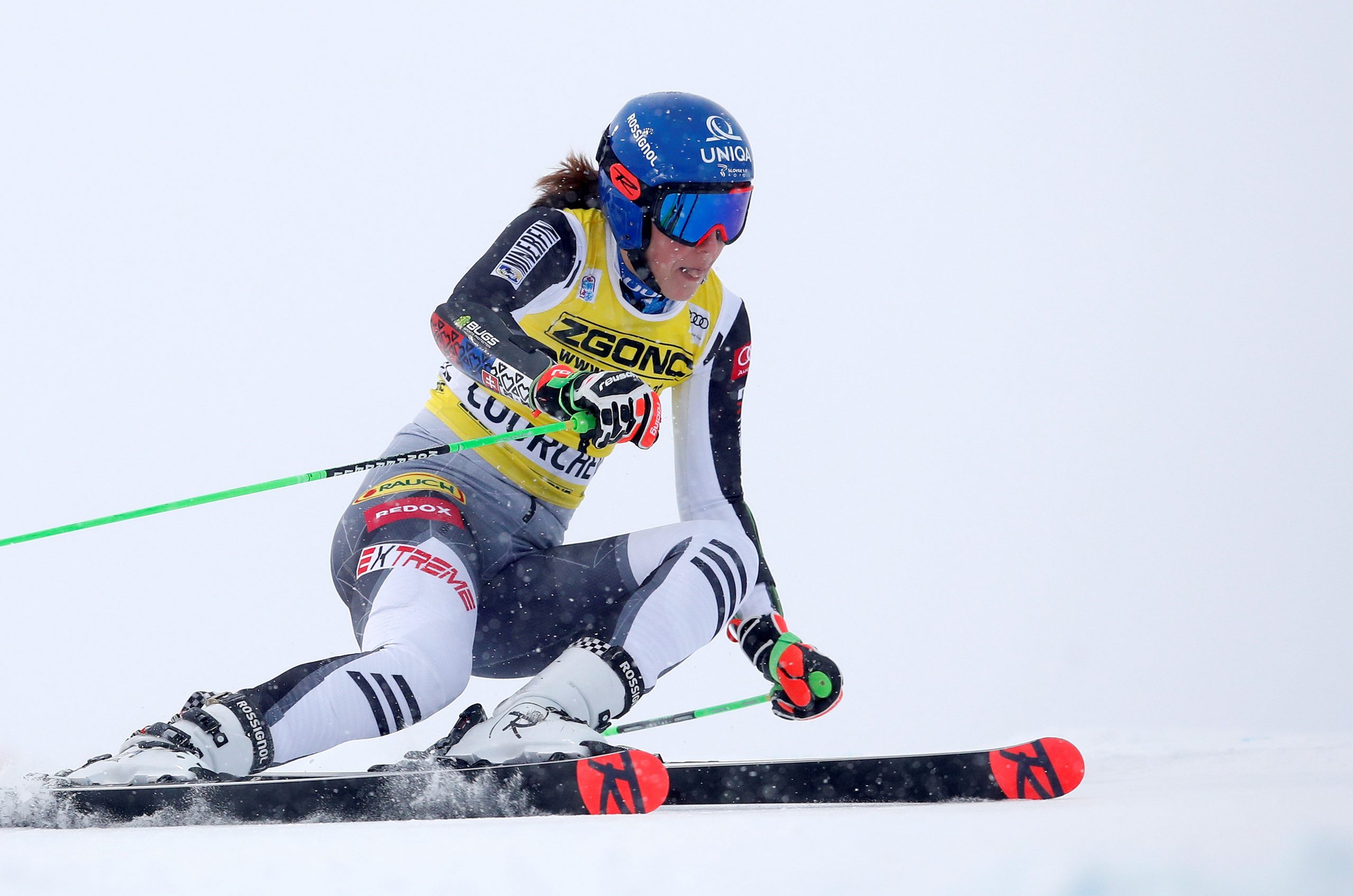 epa08878631 Petra Vlhova of Slovakia in action during the Women's Giant Slalom race at the FIS Alpine Skiing World Cup in Courchevel, France, 12 December 2020.  EPA/SEBASTIEN NOGIER