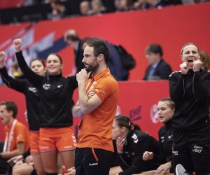 epa08884212 Head coach Emmanuel Mayonnade of the Netherlands reacts during the EHF EURO 2020 European Women's Handball Main Round - Group II match between the Netherlands and Germany at Sydbank Arena in Kolding, Denmark, 14 December 2020.  EPA/BO AMSTRUP DENMARK OUT