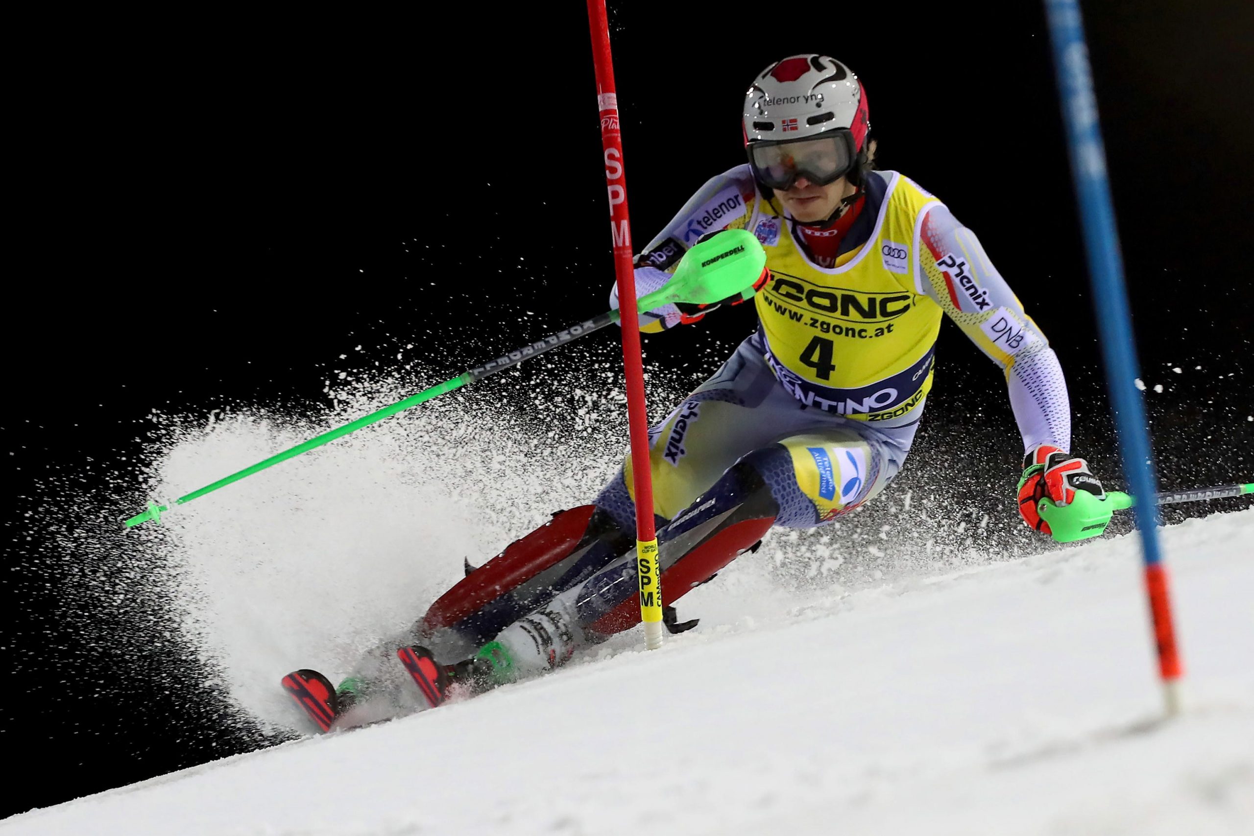 epa08899924 Henrik Kristoffersen of Norway clears a gate during the first run of the Men's Slalom race at the FIS Alpine Skiing World Cup in Madonna di Campiglio, Italy, 22 December 2020.  EPA/ANDREA SOLERO