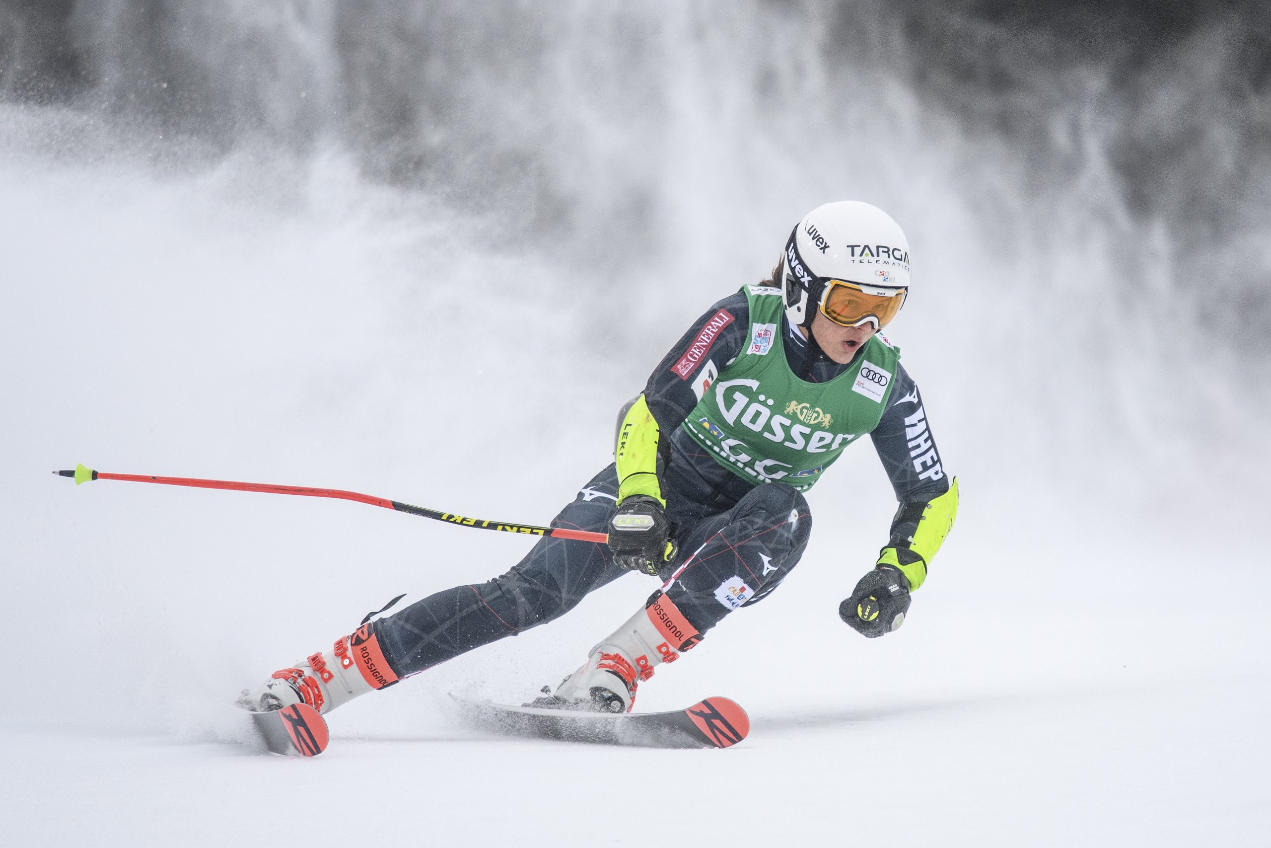 epa08907512 Zrinka Ljutic of Croatia in action during the first run of the Women's Giant Slalom race at the FIS Alpine Skiing World Cup in Semmering, Austria, 28 December 2020.  EPA/CHRISTIAN BRUNA