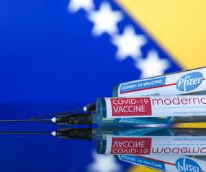 03.12.2020., Sarajevo, Bosna i Hercegovina  - Ilustracije Pfizer i Moderna cjepiva protiv virusa Covid-19.
Photo: Armin Durgut/PIXSELL