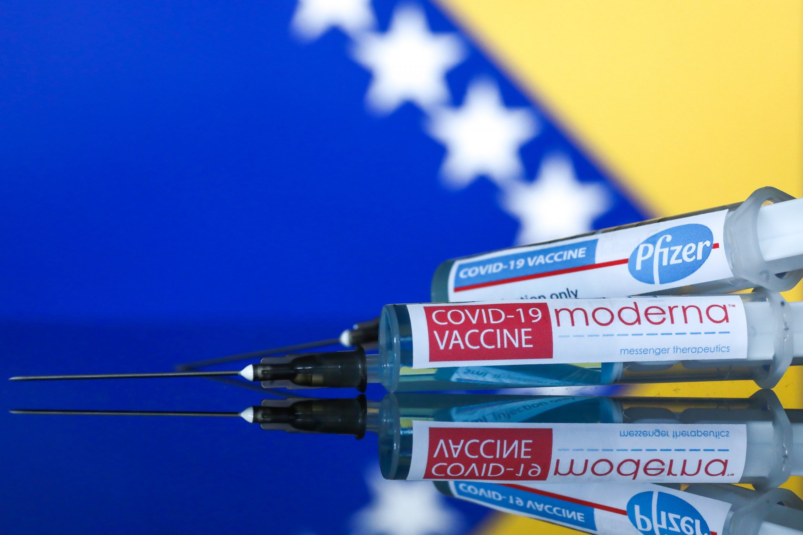 03.12.2020., Sarajevo, Bosna i Hercegovina  - Ilustracije Pfizer i Moderna cjepiva protiv virusa Covid-19.
Photo: Armin Durgut/PIXSELL