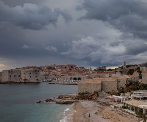 12.12.2020., Ploce, Dubrovnik - Kisni oblaci nad Dubrovnikom.
Photo: Grgo Jelavic/PIXSELL