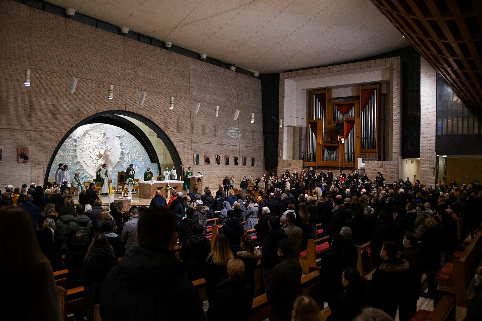 18.11.2020., Zagreb - Crkva Sveta Mati Slobode u kojoj je sluzena misa za stradale u Vukovaru, Skabrnji i Domovini.
Photo: Zoe Sarlija/PIXSELL