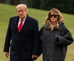 epa08912953 US President Donald J. Trump and First Lady Melania Trump return from their Florida vacation early, on Marine One at the South Lawn of the White House, Washington, DC, USA, 31 December 2020.  EPA/KEN CEDENO / POOL