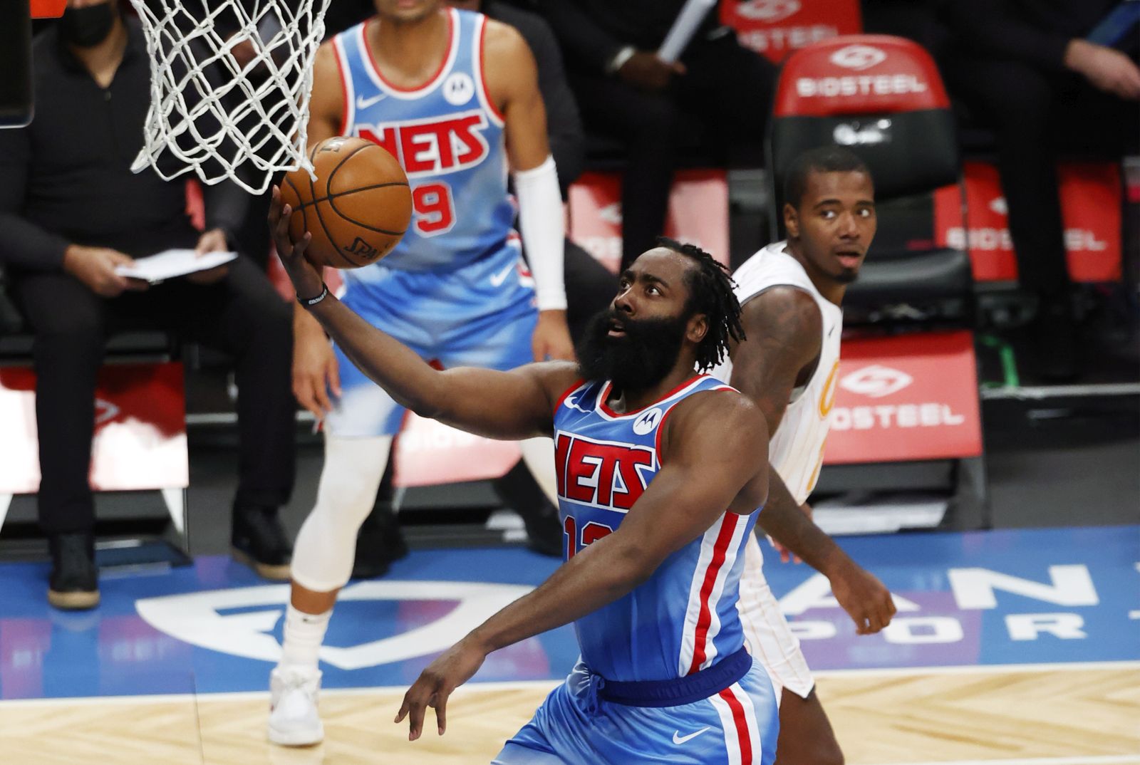 epa08942920 Brooklyn Nets guard James Harden (C) puts up a shot past the Orlando Magic defense during the second half of the NBA game between the Orlando Magic and the Brooklyn Nets at the Barclays Center in Brooklyn, New York, USA, 16 January 2021.  EPA/JASON SZENES SHUTTERSTOCK OUT