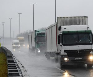 03.01.2021., Zagreb - Na autocesti Zagreb - Sisak konvoj kamiona sa stambenim kontenjerima. 
Photo: Marko Lukunic/PIXSELL