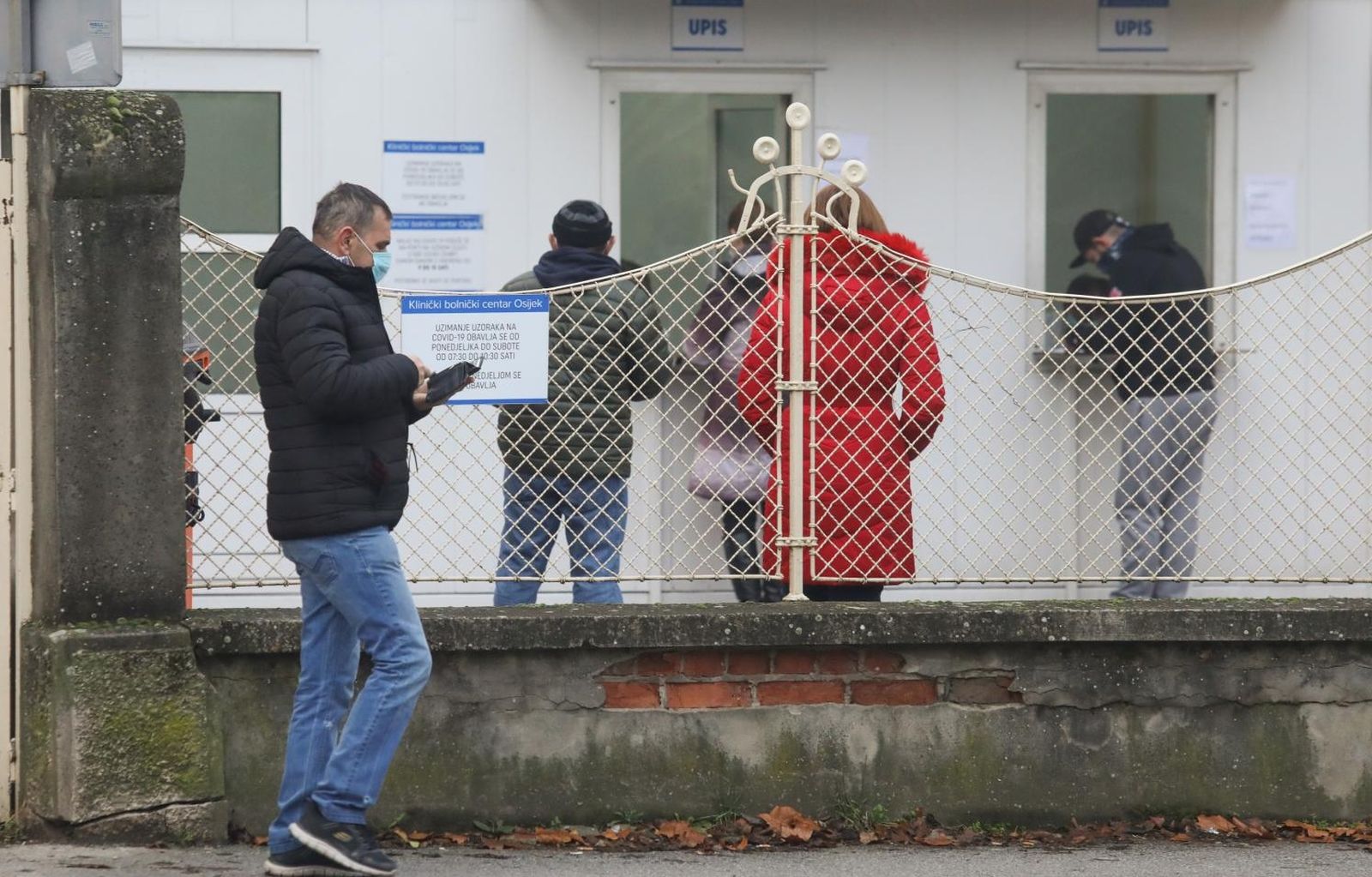 04.01.2021., Osijek - U Osijeku opada broj zarazenih tj. pozitivnih na covid 19 i guzve koje su se stvarale zbog velikog broja onih koji su trebali testiranje, se smanjuju . Photo: Dubravka Petric/PIXSELL