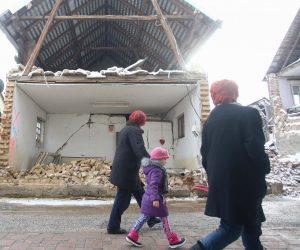 16.01.2021., Petrinja - Zivot u centru Petrinje nakon potresa.
Photo: Matija Habljak/PIXSELL