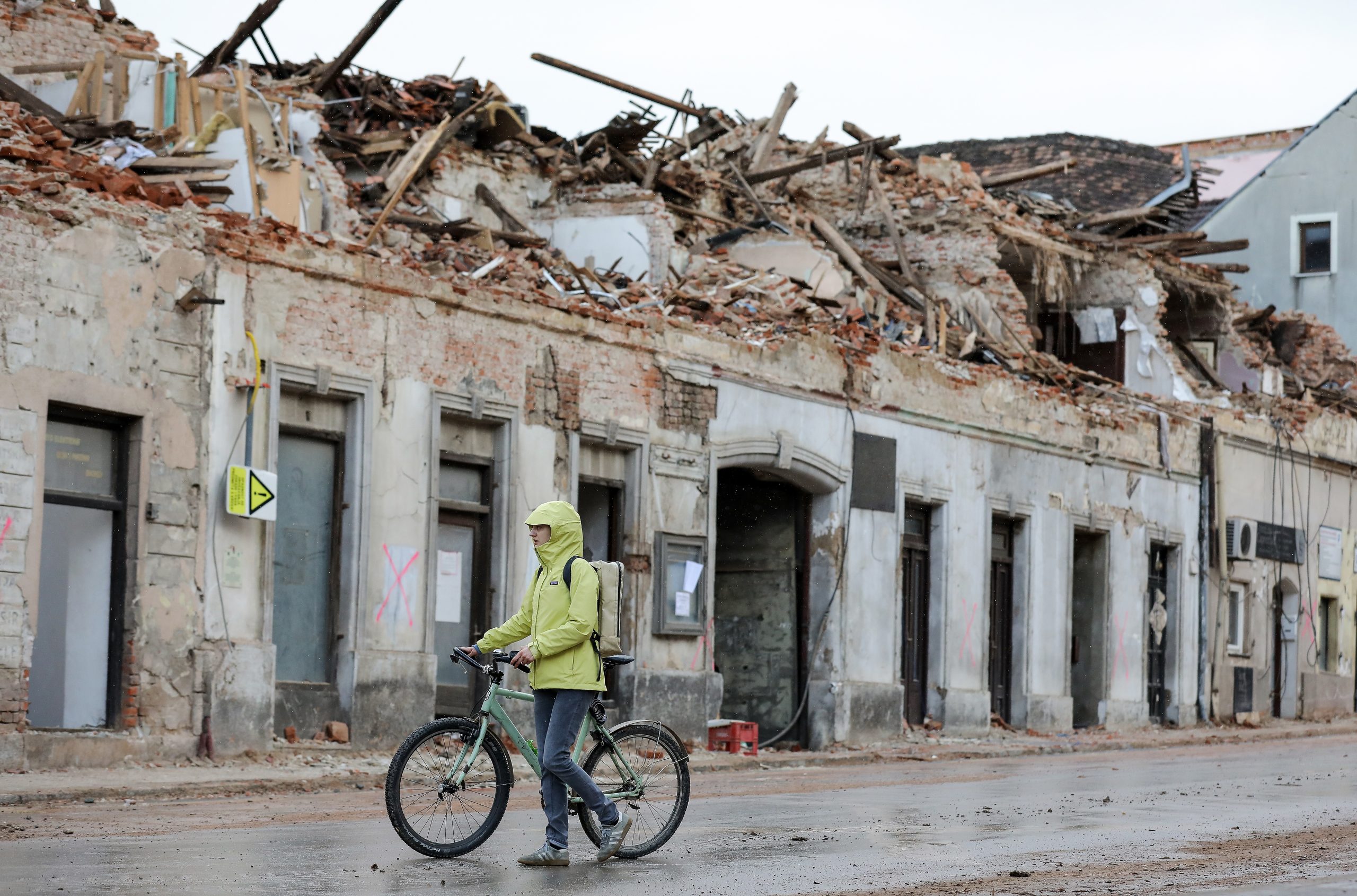 22.01.2021., Petrinja - Posljedice potresa u centru grada. 
Photo: Emica Elvedji/PIXSELL